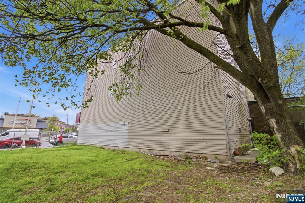 492 Springfield Avenue Property Photo 21