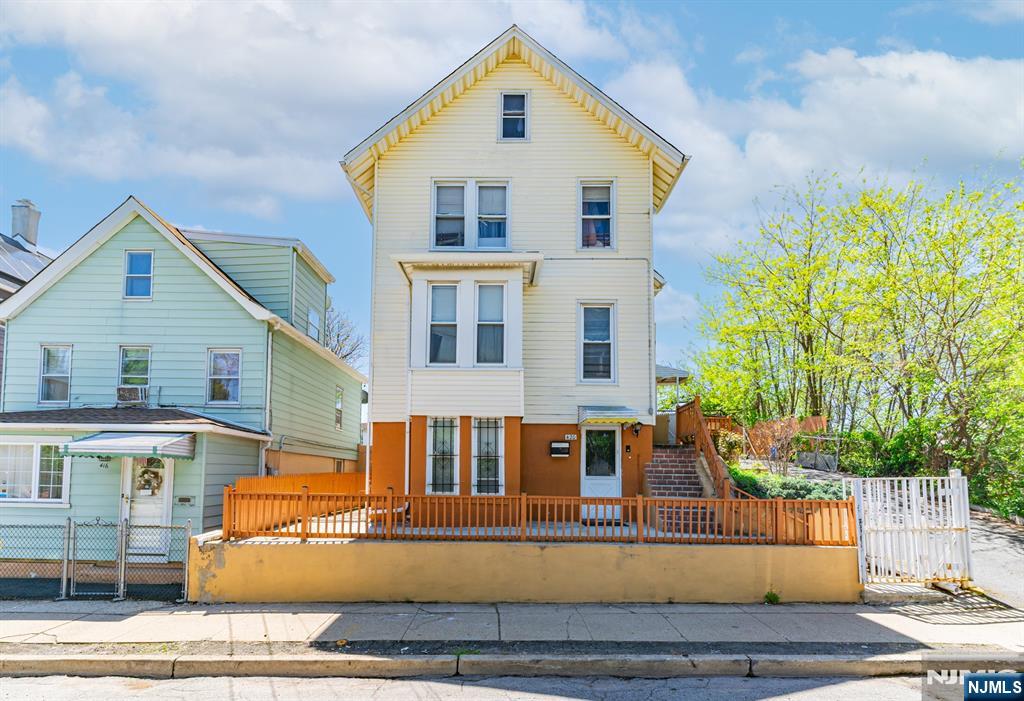 420 Mechanic Street Property Photo 1