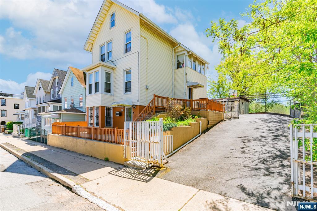 420 Mechanic Street Property Photo 14
