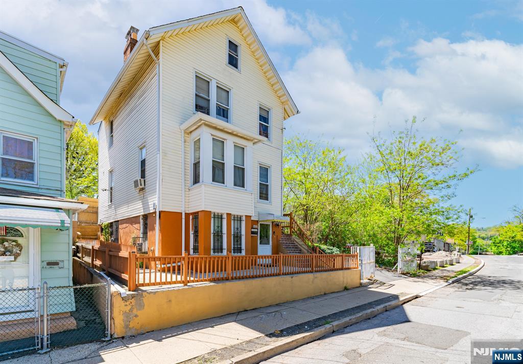 420 Mechanic Street Property Photo 15