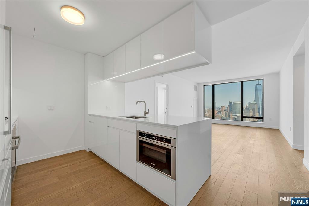 99 Hudson Street 5408 Property Photo 6
