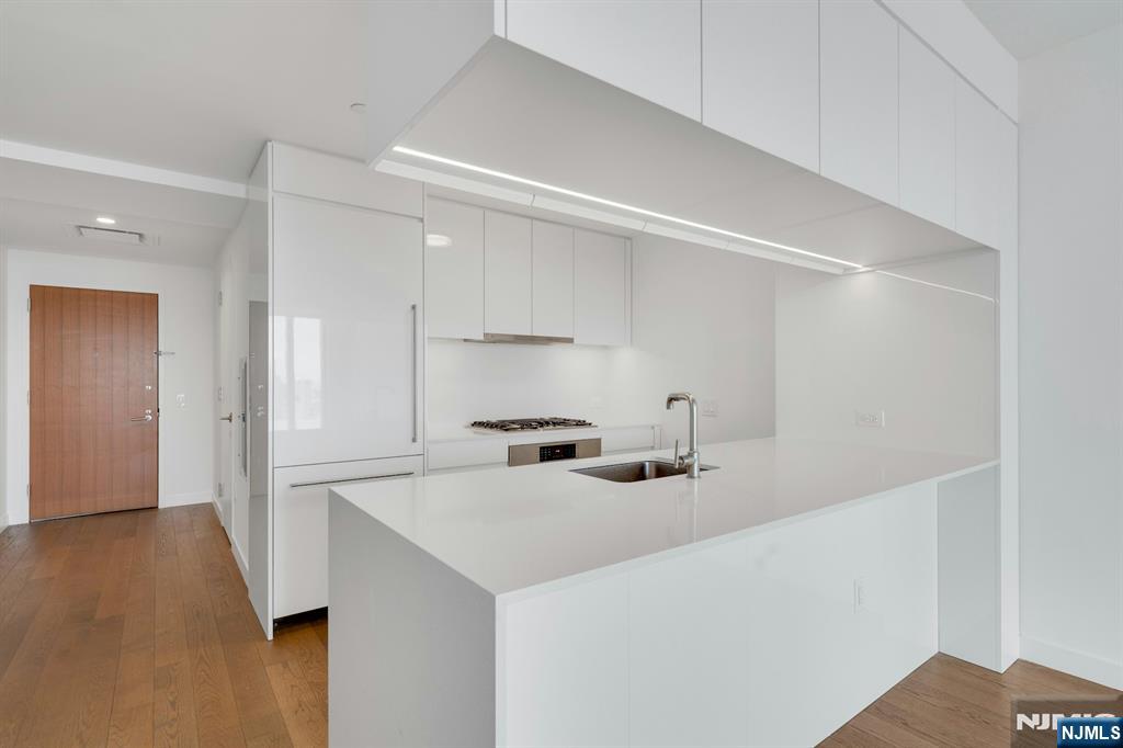 99 Hudson Street 5408 Property Photo 8