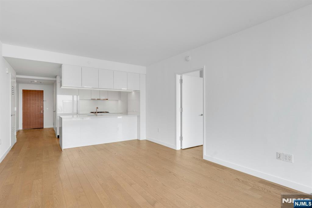 99 Hudson Street 5408 Property Photo 9