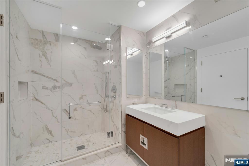 99 Hudson Street 5408 Property Photo 16