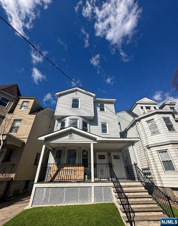 105 7th Street Property Photo 1