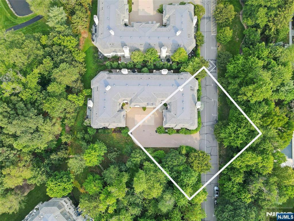 414 Bellaire Drive Property Photo 4
