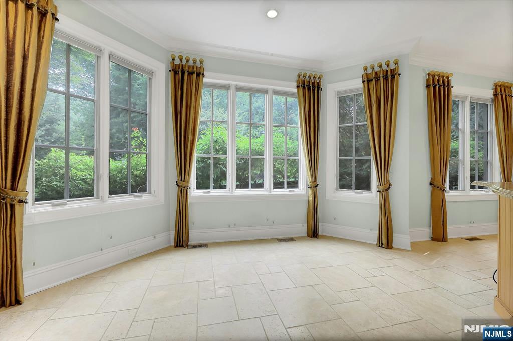414 Bellaire Drive Property Photo 13