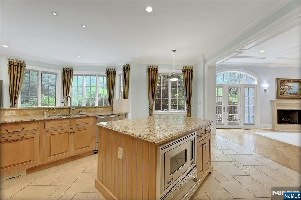 414 Bellaire Drive Property Photo 14