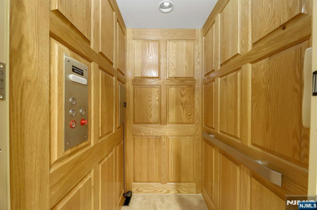 414 Bellaire Drive Property Photo 31