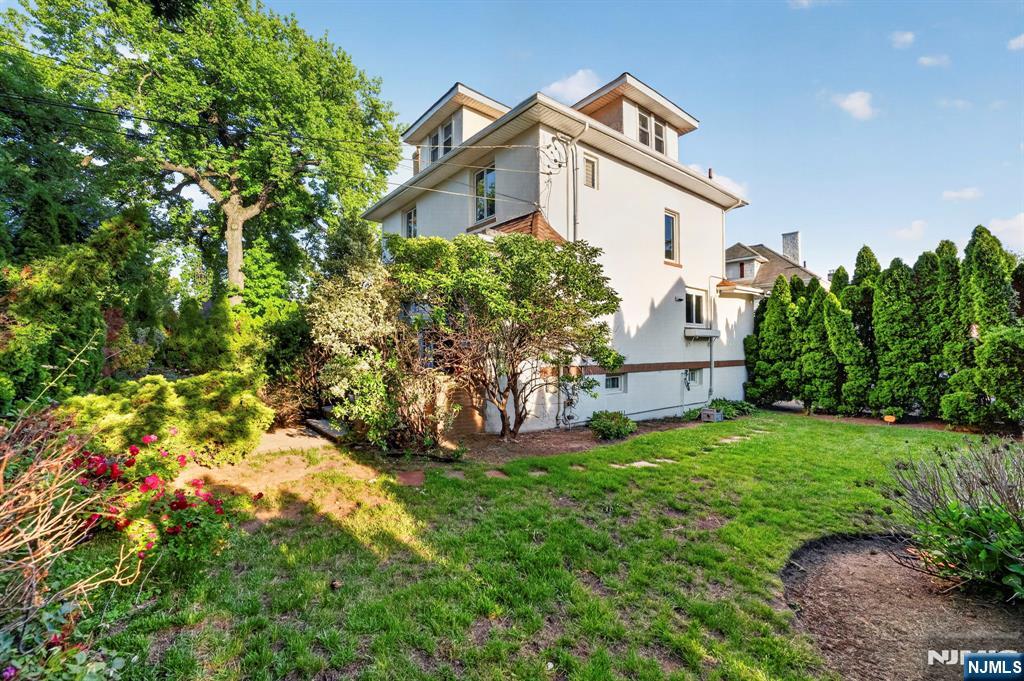 109 Park Street Property Photo 3