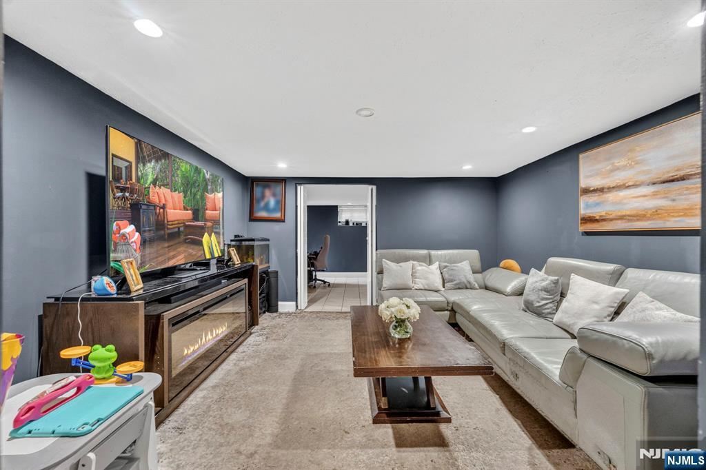 109 Park Street Property Photo 25