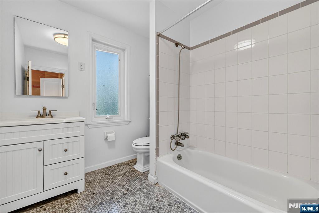 109 Park Street Property Photo 42