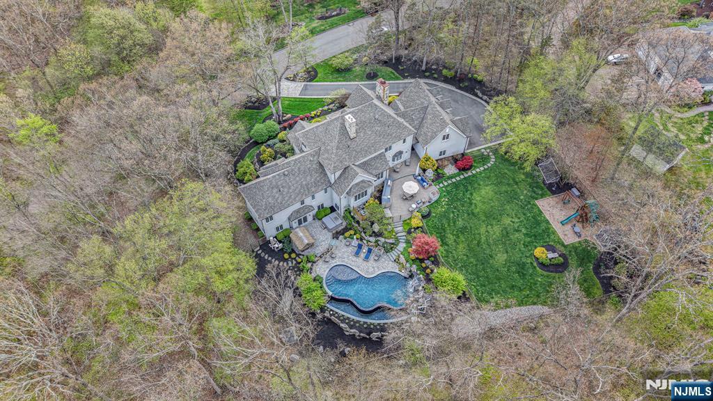 9 Pennbrook Court Property Photo 3