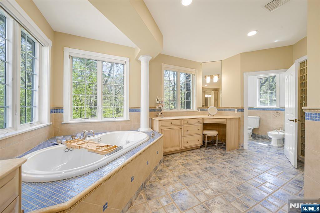 9 Pennbrook Court Property Photo 25