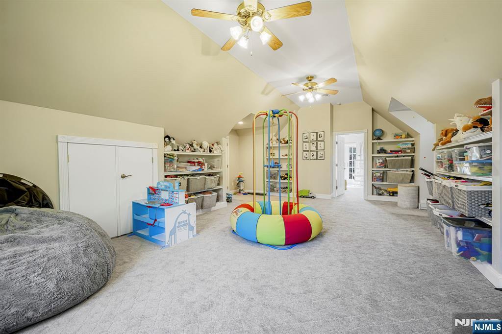 9 Pennbrook Court Property Photo 33