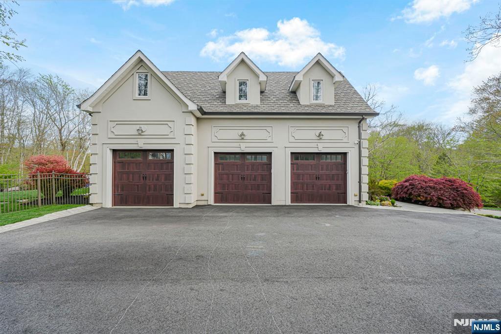 9 Pennbrook Court Property Photo 46