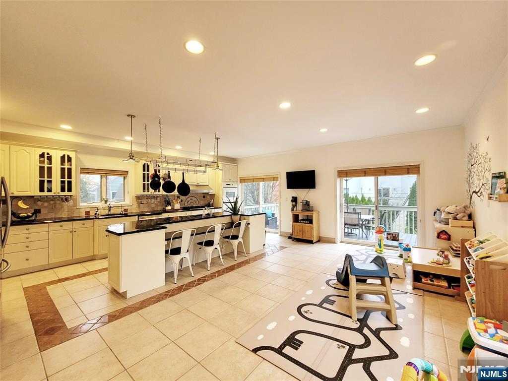 441 Piermont Avenue Property Photo 2