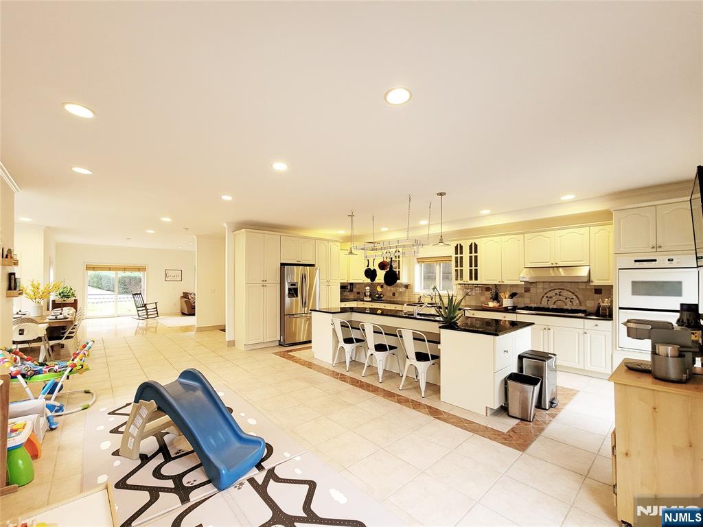 441 Piermont Avenue Property Photo 8