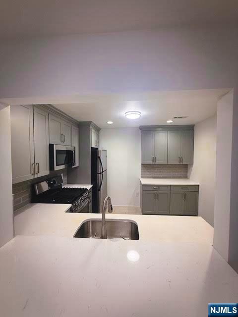 41 Markham Circle Property Photo 5