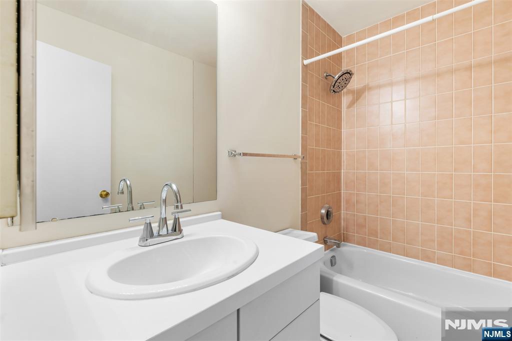 1150 River Road 4h Property Photo 30