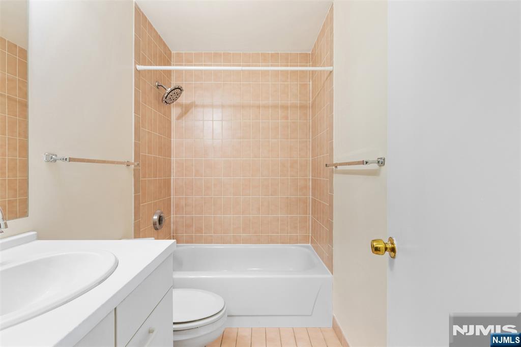 1150 River Road 4h Property Photo 31