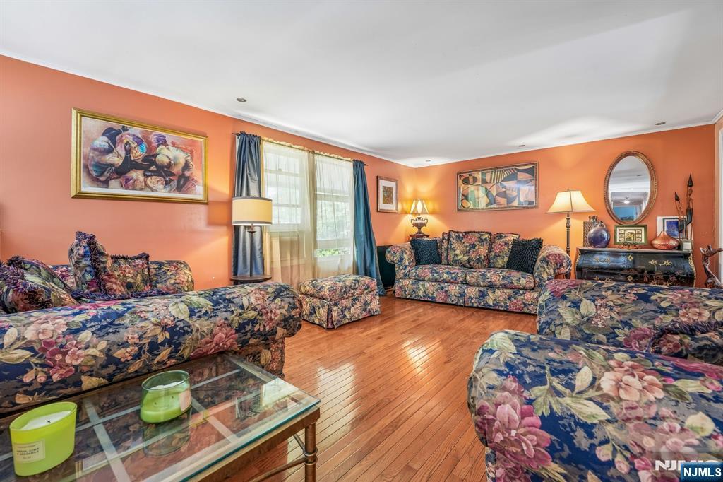 121 Wood Street Property Photo 8