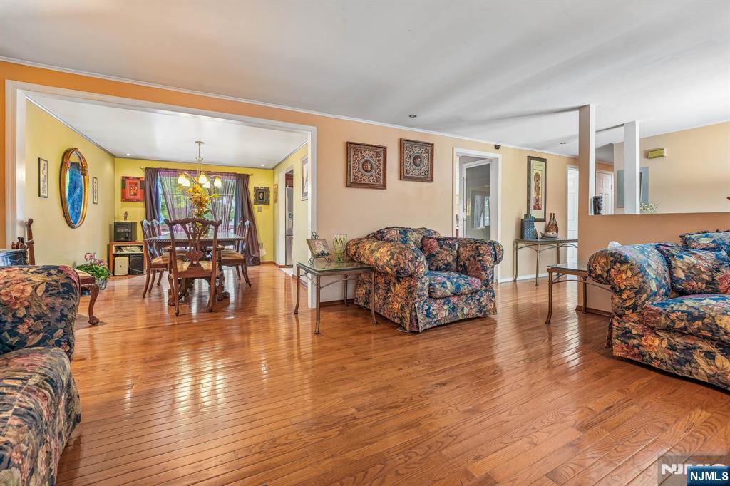 121 Wood Street Property Photo 9
