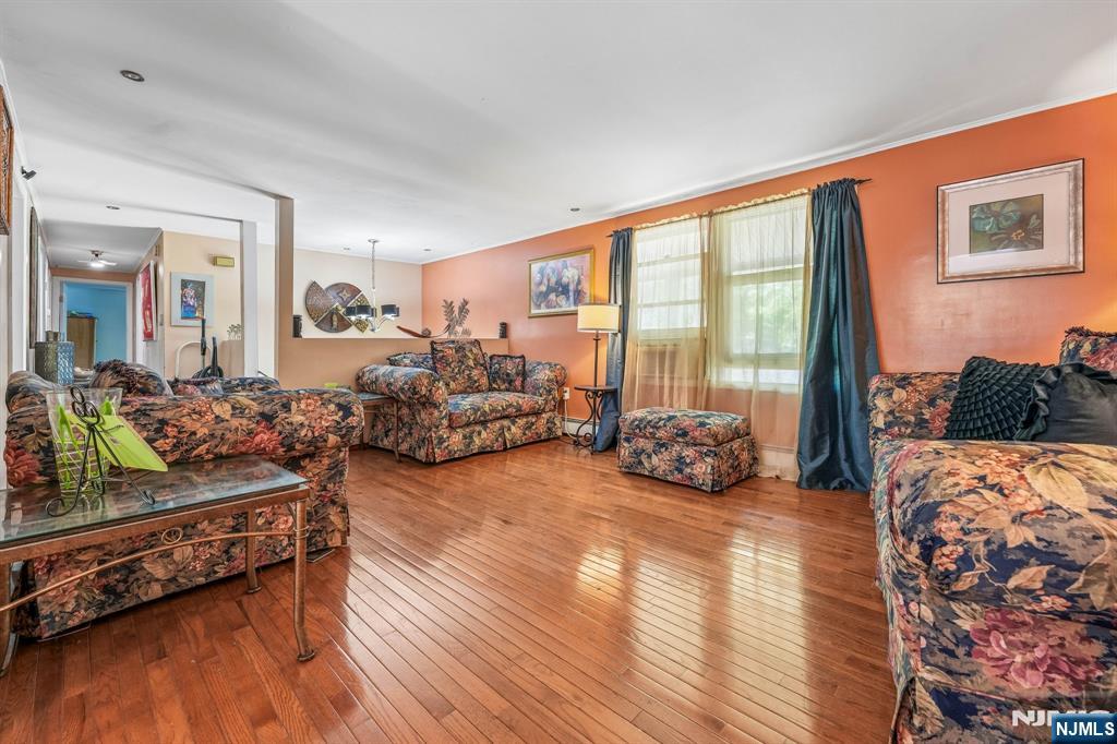 121 Wood Street Property Photo 10