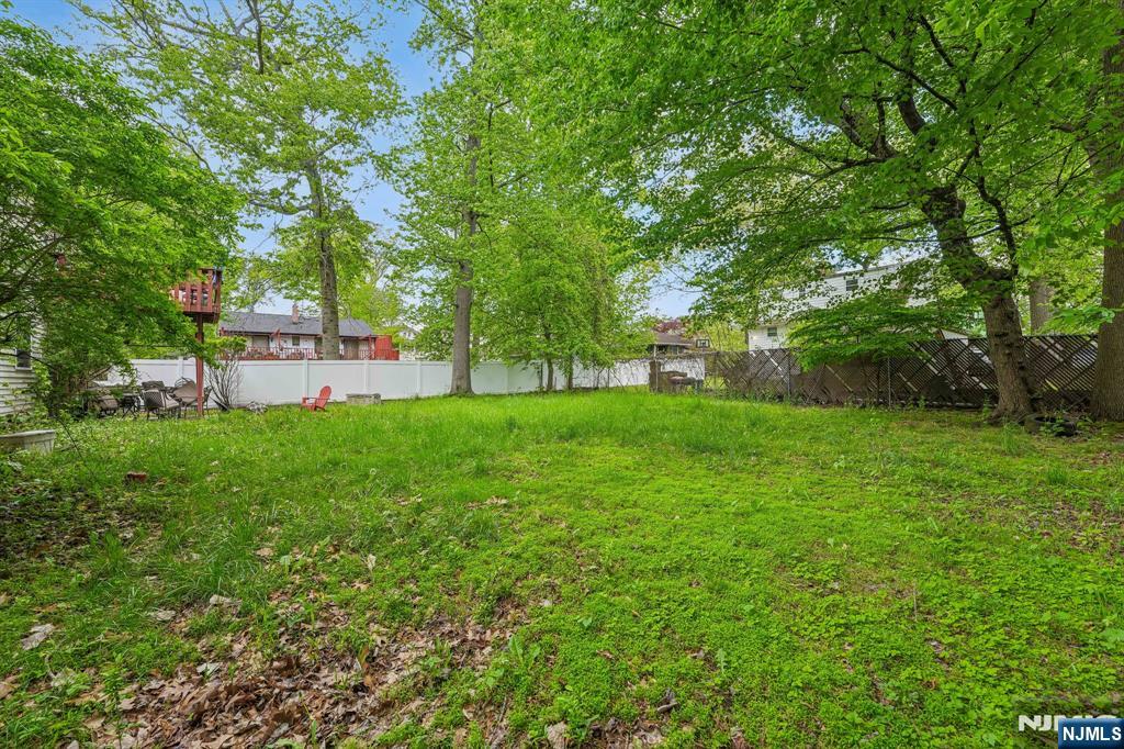 121 Wood Street Property Photo 23