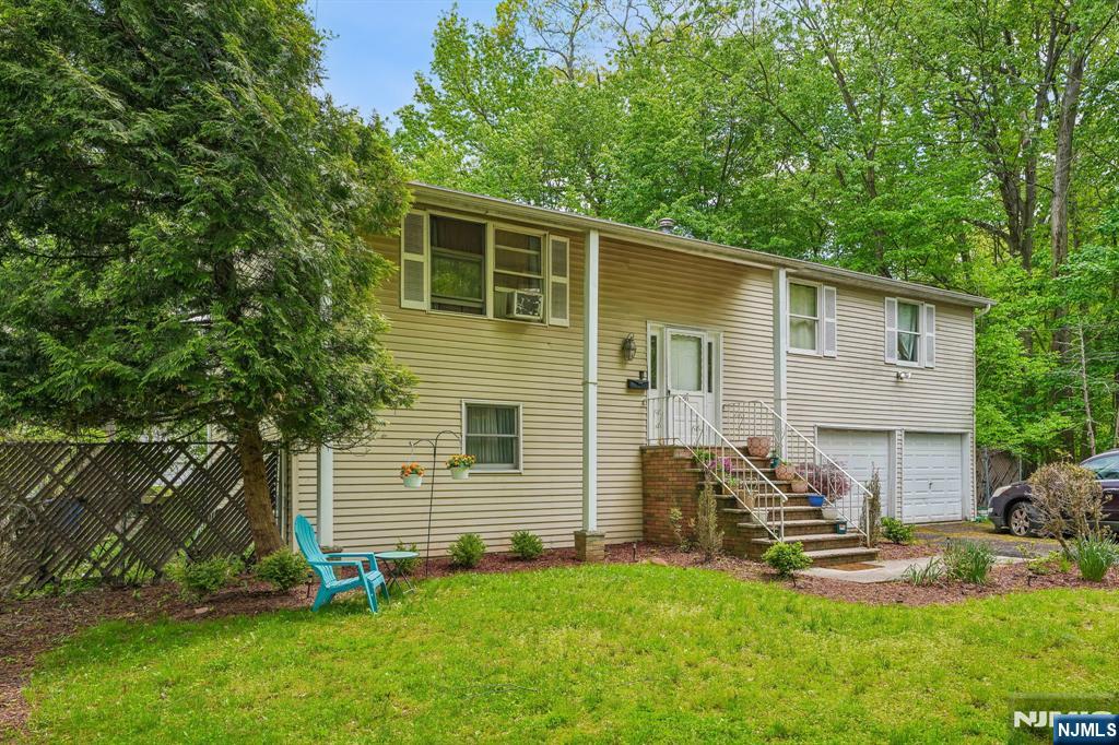 121 Wood Street Property Photo 25