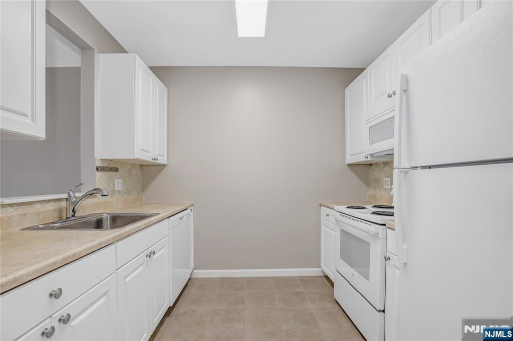 905 River Road 329 Property Photo 2