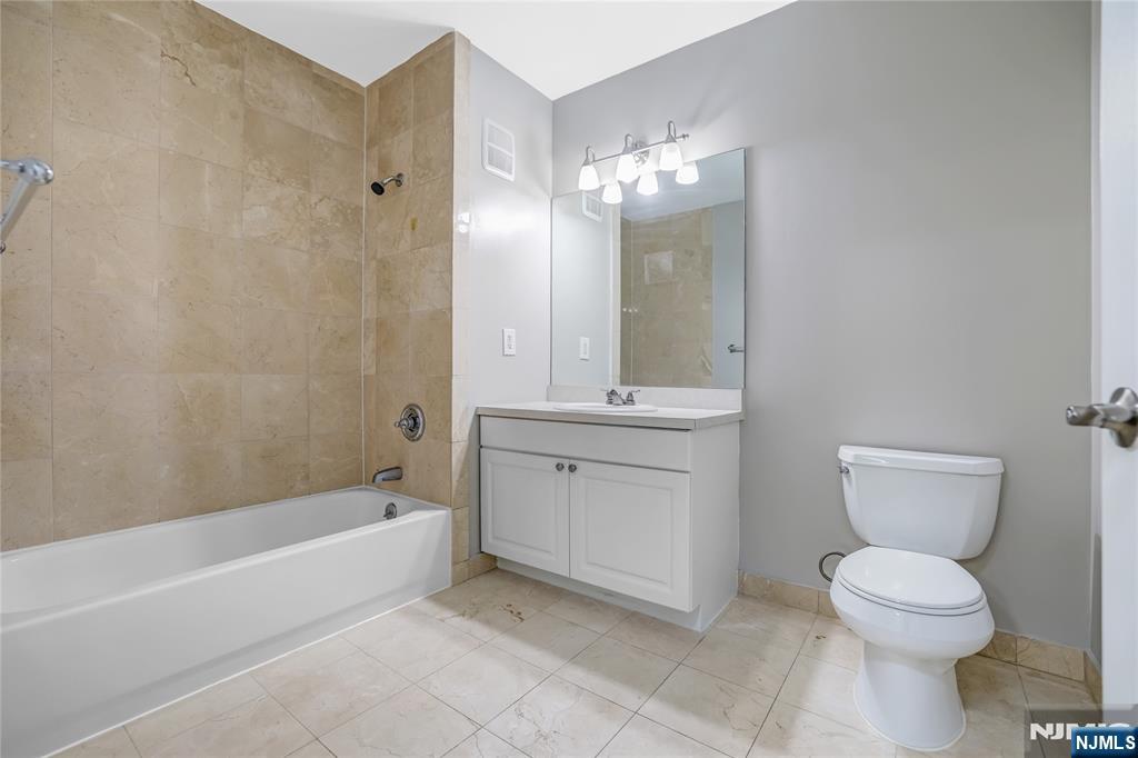 905 River Road 329 Property Photo 7