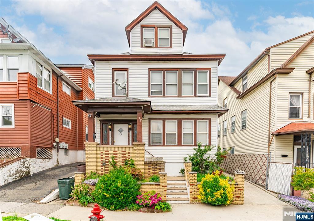 73-75 Knickerbocker Avenue Property Photo 1