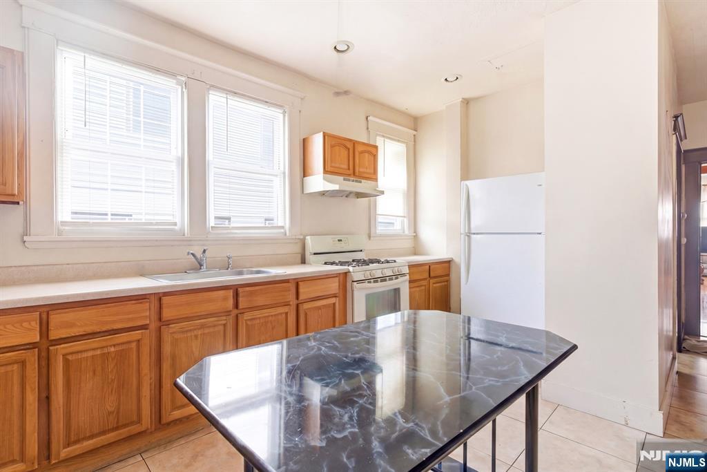 73-75 Knickerbocker Avenue Property Photo 18