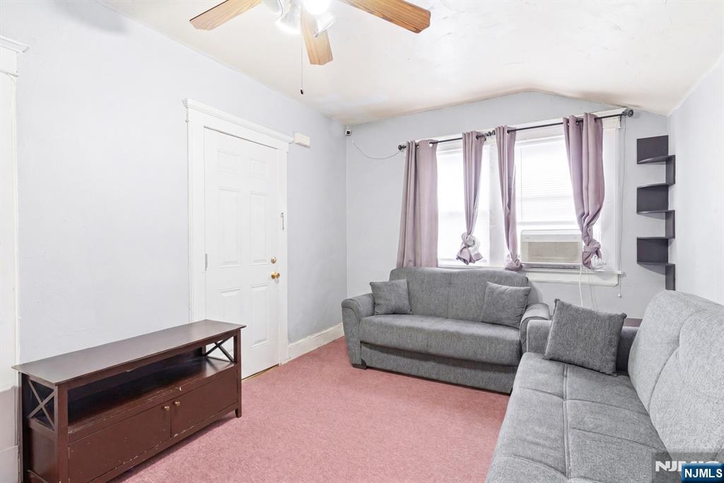 73-75 Knickerbocker Avenue Property Photo 19