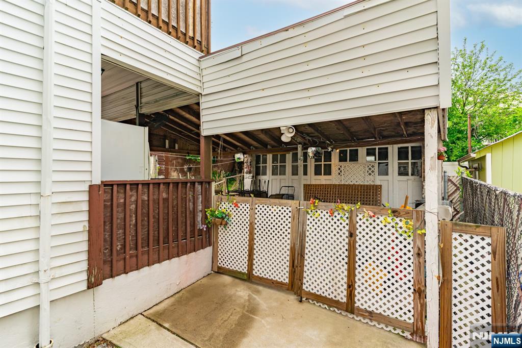 73-75 Knickerbocker Avenue Property Photo 25