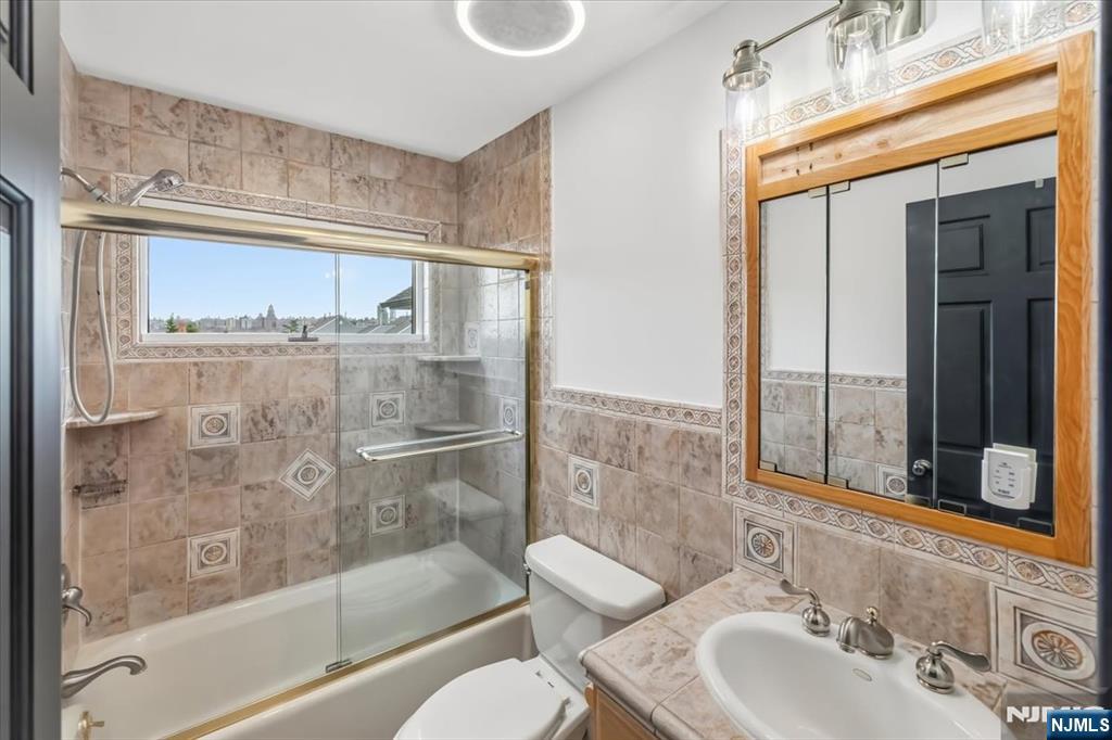9b Cove Lane Property Photo 20