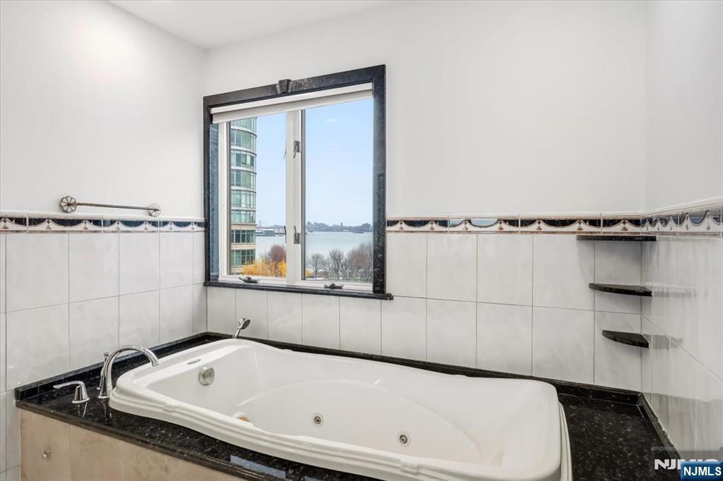 9b Cove Lane Property Photo 32