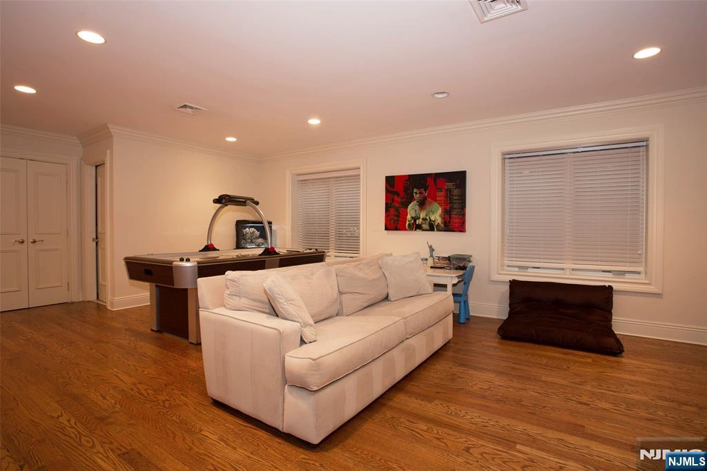 146 Palisade Avenue Property Photo 13