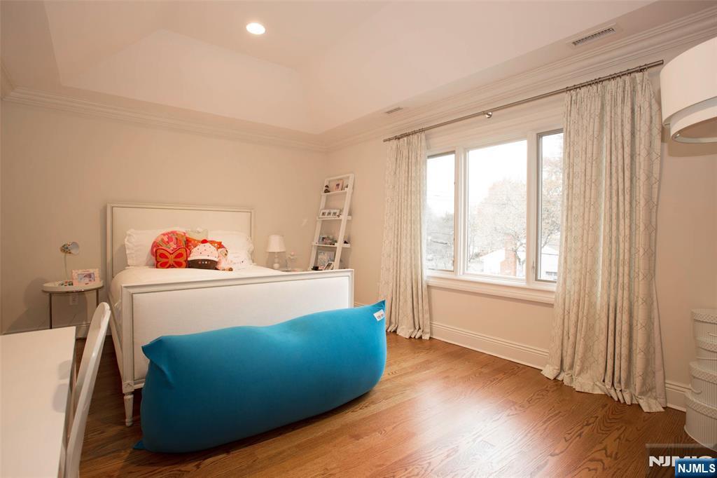 146 Palisade Avenue Property Photo 18