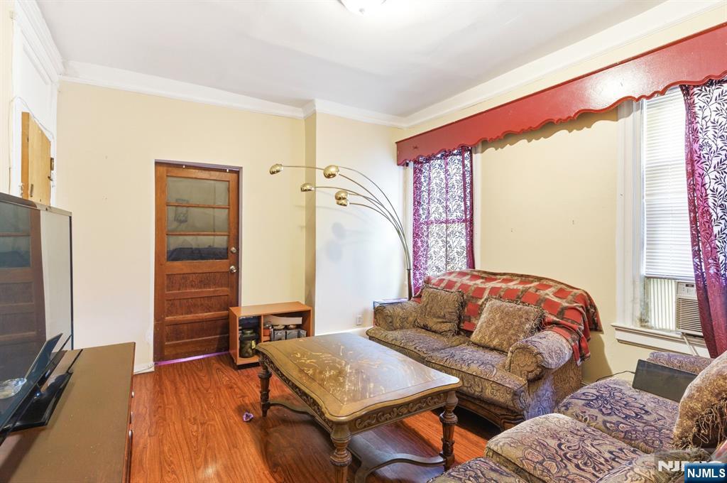 36-38 Kenmore Avenue Property Photo 4