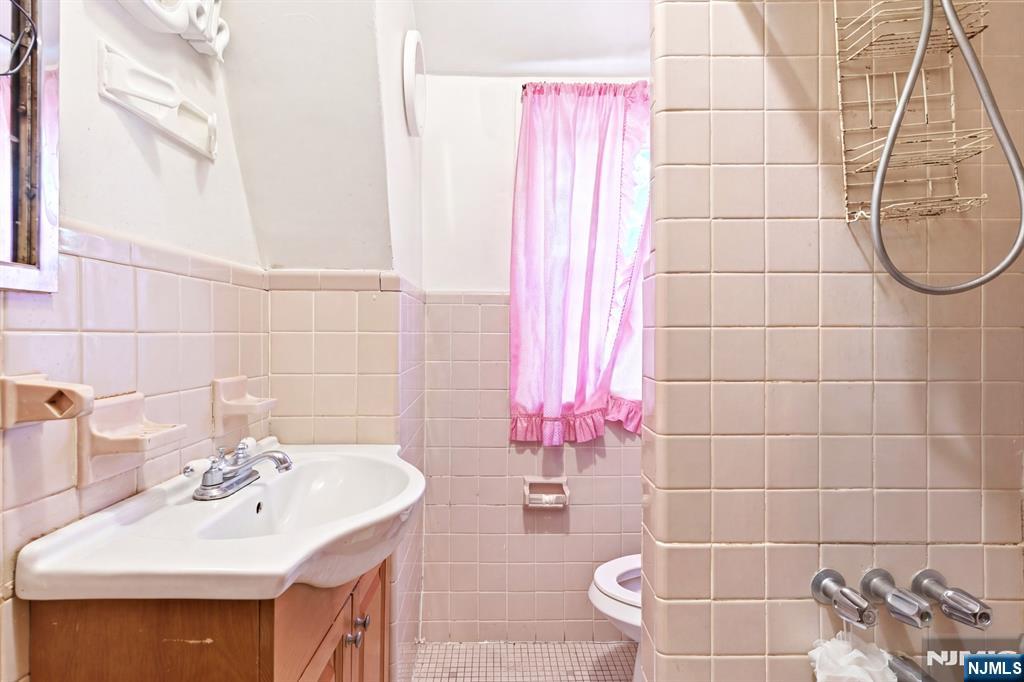 36-38 Kenmore Avenue Property Photo 8