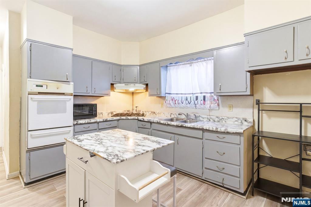 36-38 Kenmore Avenue Property Photo 15