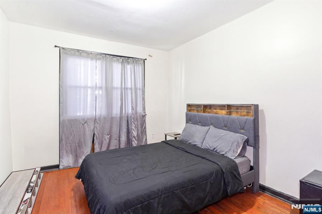 36-38 Kenmore Avenue Property Photo 17