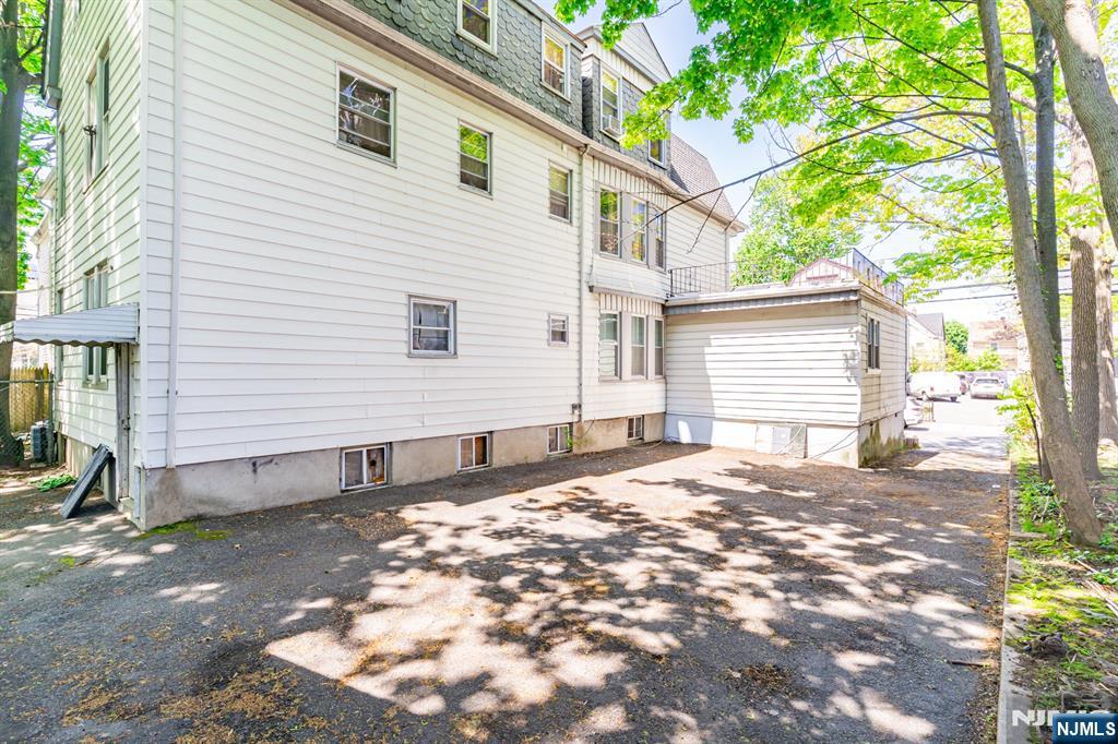 36-38 Kenmore Avenue Property Photo 21