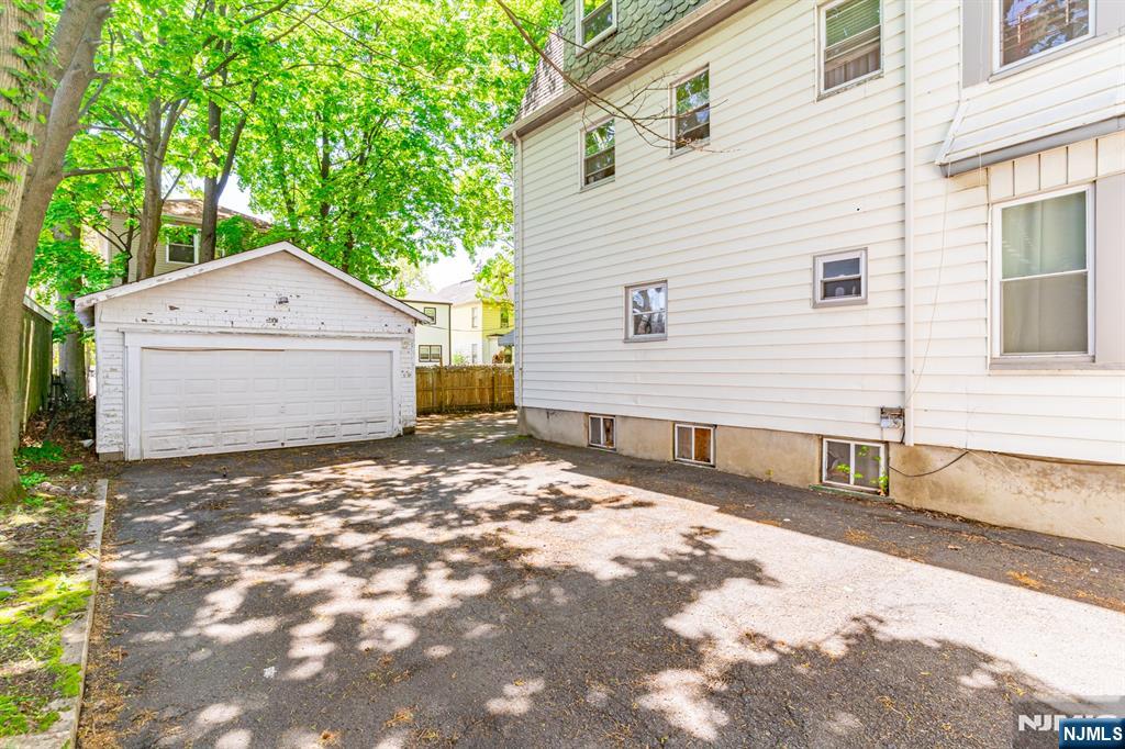 36-38 Kenmore Avenue Property Photo 22