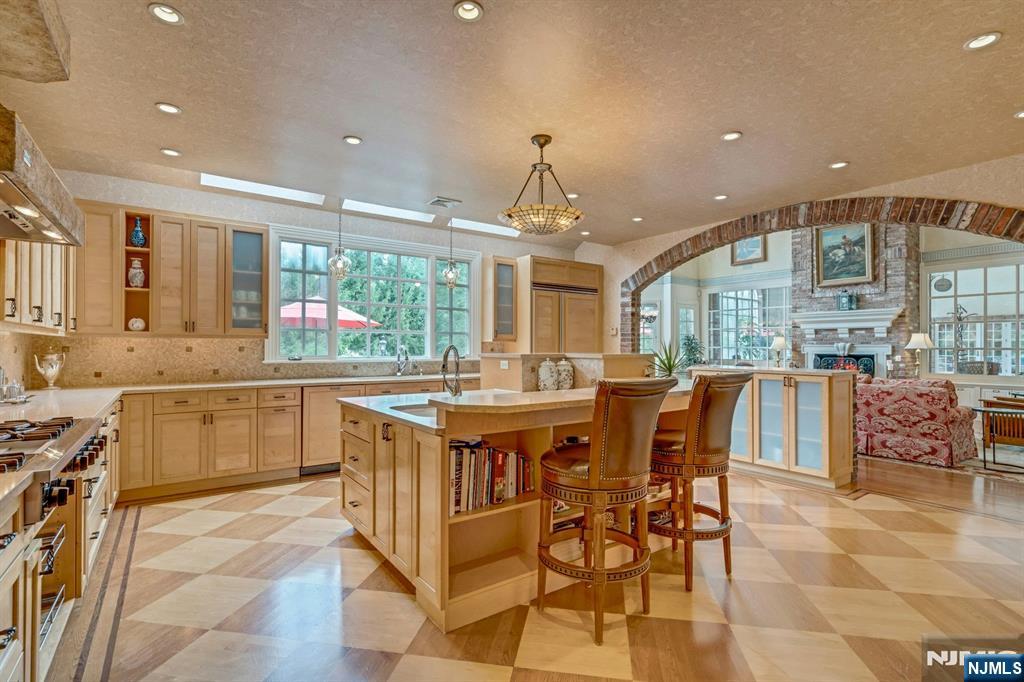1055 High Mountain Road Property Photo 12
