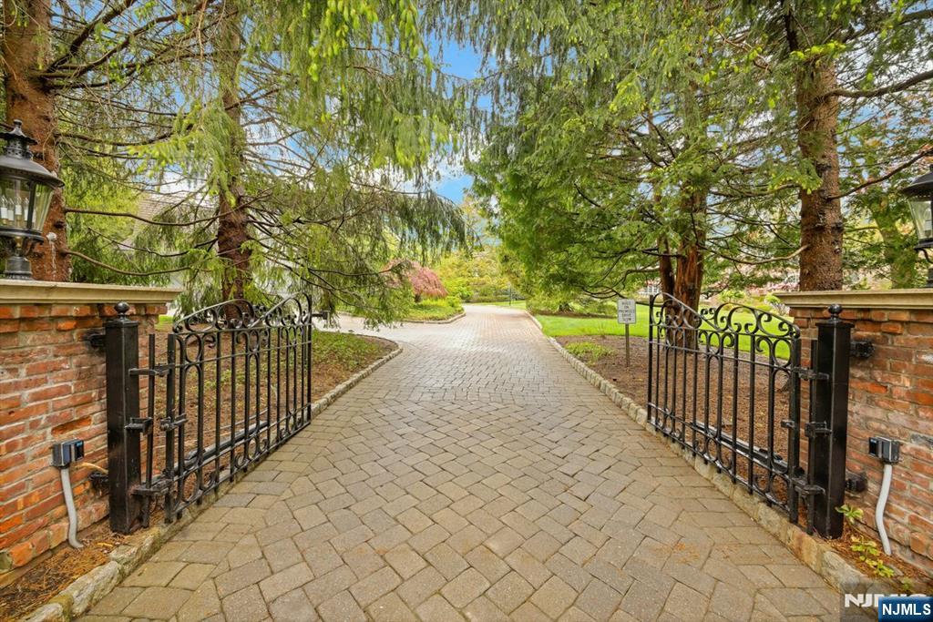1055 High Mountain Road Property Photo 22