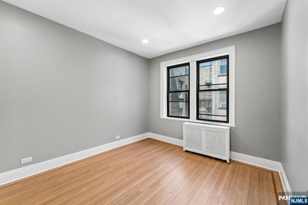 131 Kensington Avenue D5 Property Photo 6