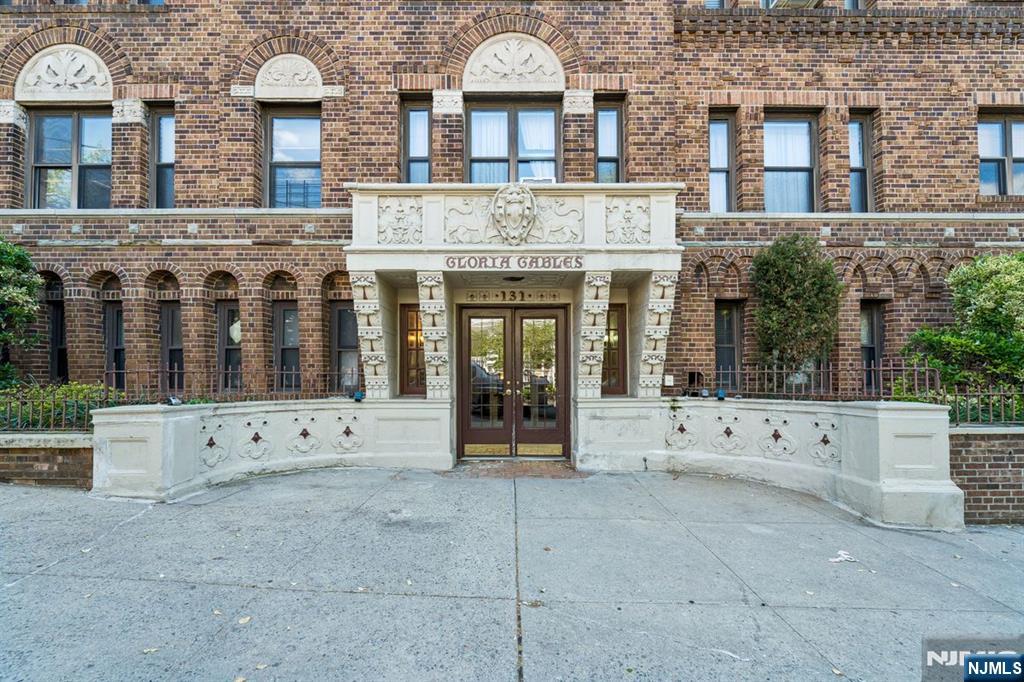131 Kensington Avenue D5 Property Photo 26